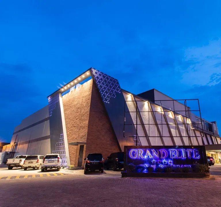 Grand Elite Hotel
